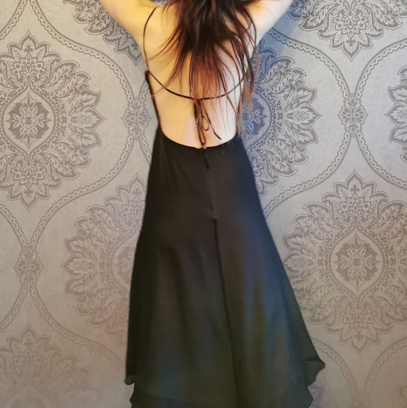 BCBG MaxAzria 100% silk dress with embellishment - Picture 5 of 8